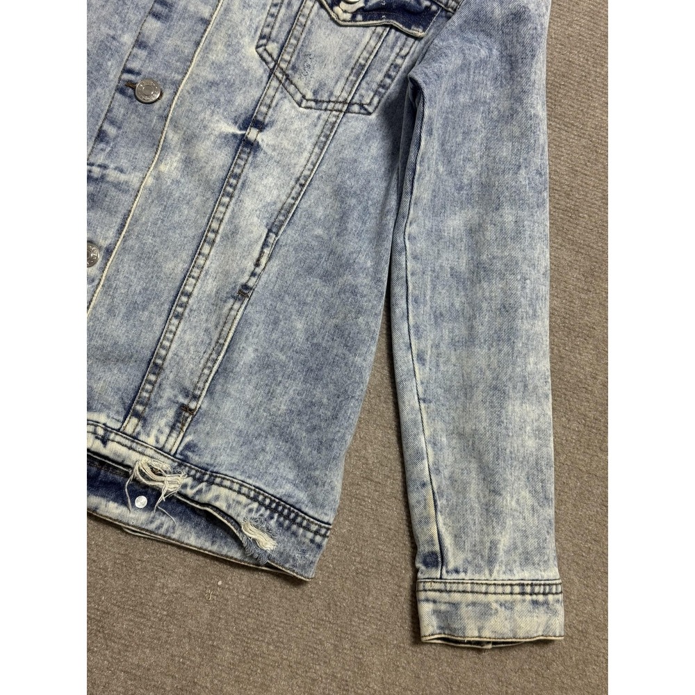 Refuge Denim Jacket Womens Medium Blue Distressed Jean Coat Button Front Casual‎ - Picture 3 of 7